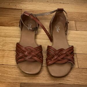 Crown Vintage Women's Brown Sandals. Size 7.